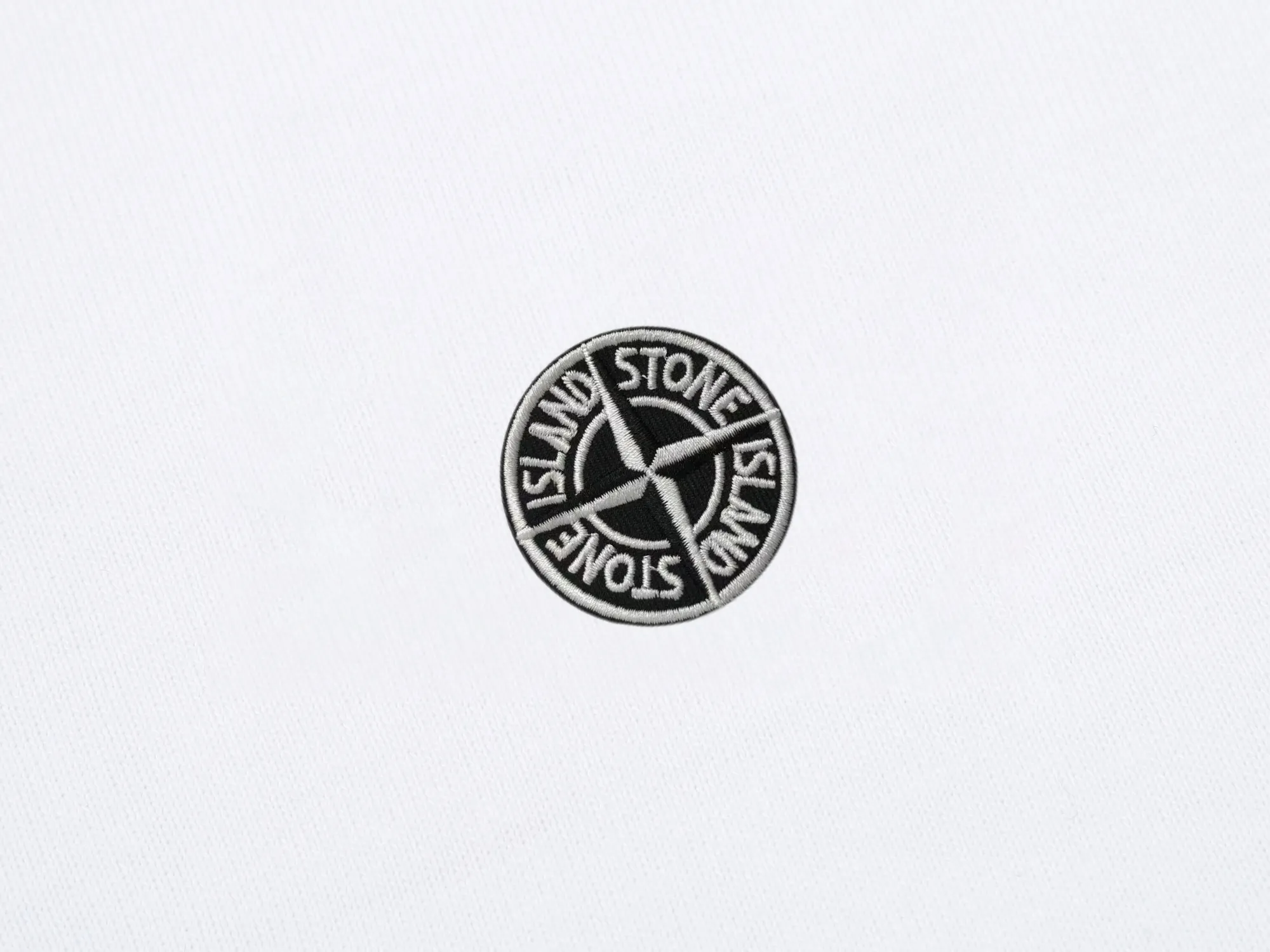 P150 STONE ISLAND Stone Island solid color logo, available at the counter, original order, fashionable and casual round neck short-sleeved T-shirt, the upper body is very unique! Eye-catching and bright, imported original fabric, 🪡 craft letter pattern decorated logo, simple yet fashionable, classic atmosphere, comfortable and breathable, handsome and stylish upper body, 2️⃣ recommended colors, size: S-2XL